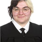 Soy una persona positiva, con ganas de que los niños entiendan las materias y se encuentren en un lugar libre para preguntar sus dudas sin temor. Soy responsable, puntual y enérgica.